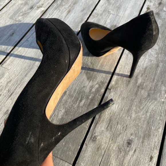Jimmy Choo Elegant Black Suede Heels - Picture 4 of 6